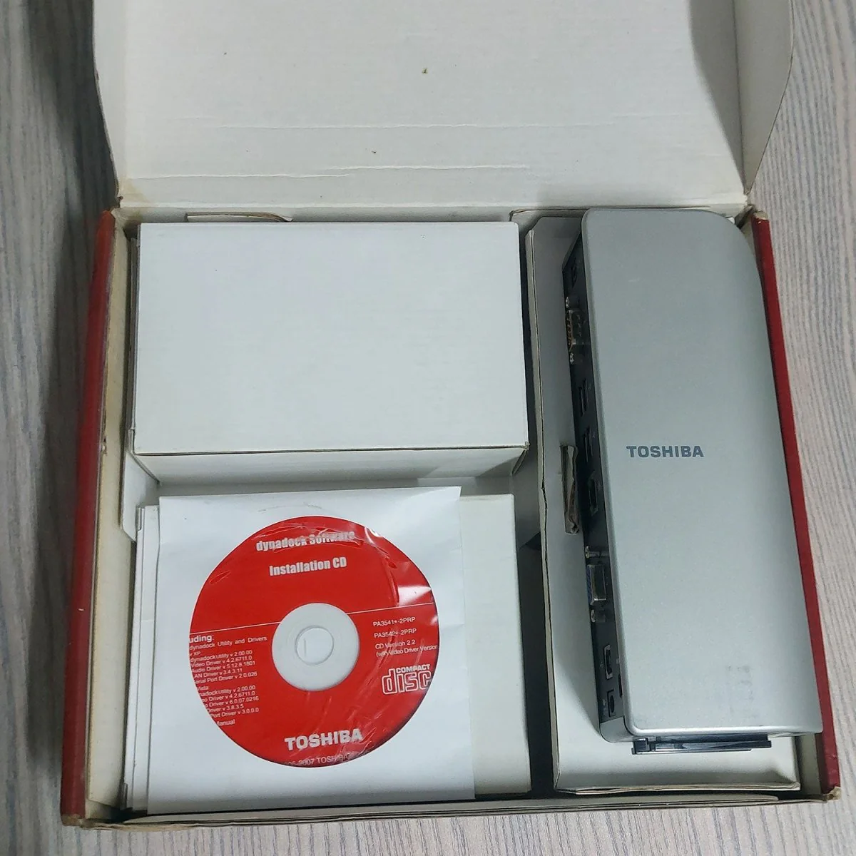 Toshiba Dynadock USB Docking Station with Video Port - Image 3