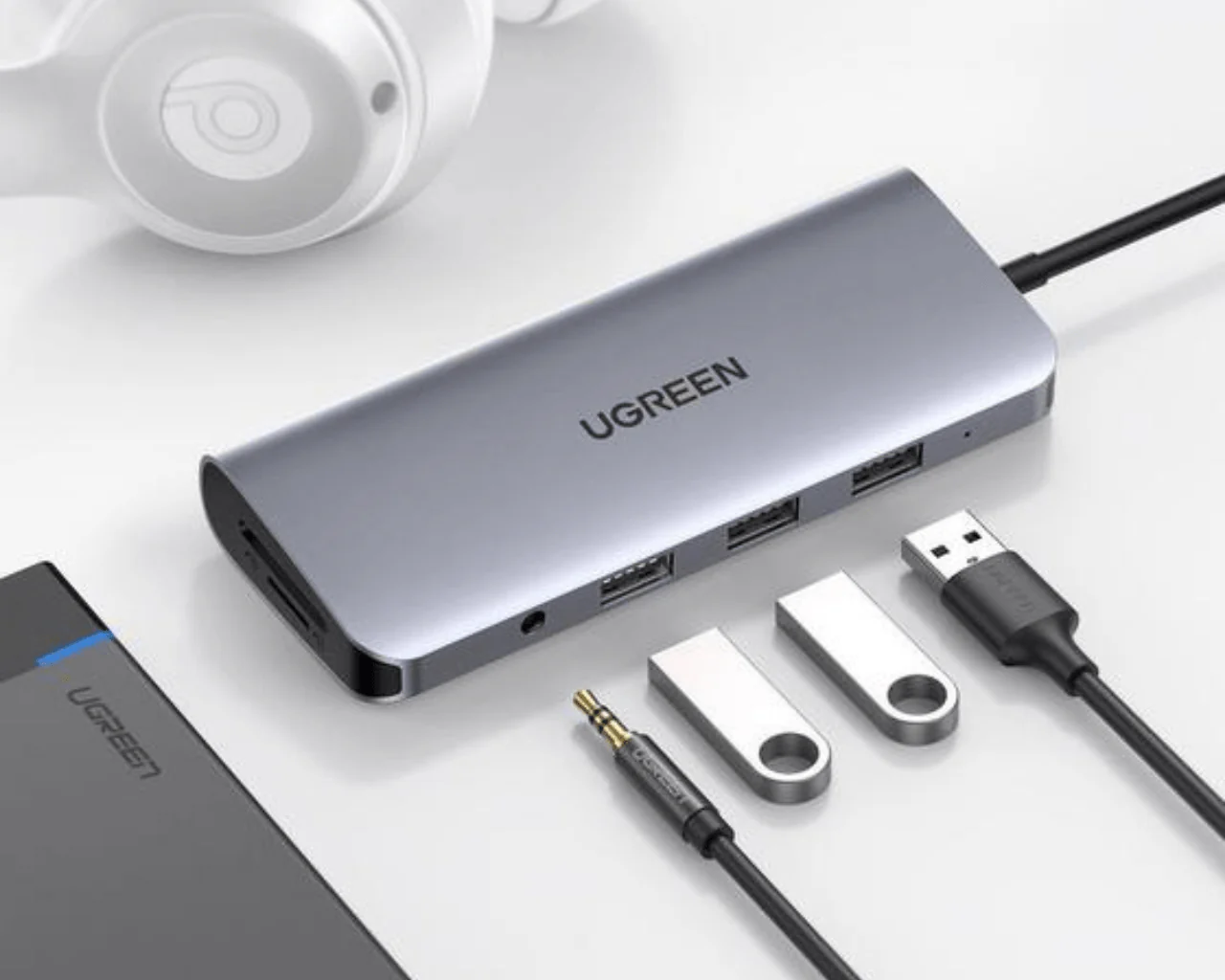 UGREEN 10 in 1 Multifunctional Adapter 80133 - Image 3